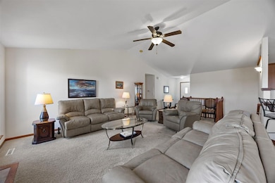 2211 Agate St, Marion, IA 52302 - photo 4