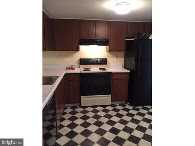 1154 Bayless Place unit J4, Norristown, PA 19403 - photo 6