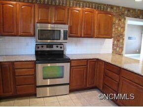 24 Greg Ct, Hendersonville, NC 28792 - photo 4