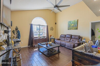 821 Puerto Del Carmen Ave, Horizon City, TX 79928 - photo 7