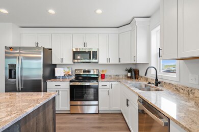 549 Prestige Ct, Edgerton, WI 53534 - photo 6