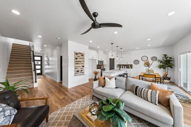 762 E Desert Cactus Dr-4