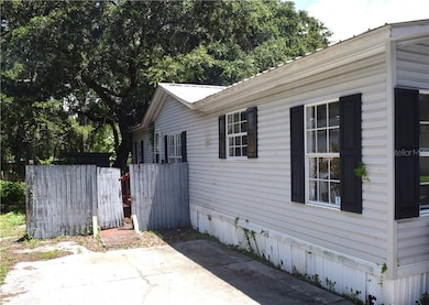 9304 Ashley Oaks Ct, Tampa, FL 33610 - photo 2