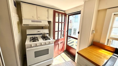 1 Washington St unit 2, Marblehead, MA 01945 - photo 4