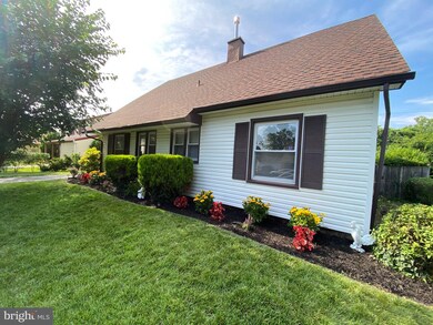 55 Perennial Ln, Willingboro, NJ 08046 - photo 2