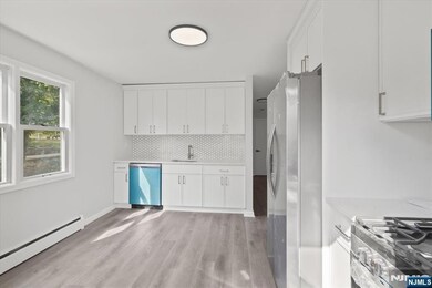 499 Goffle Rd, Wyckoff, NJ 07481 - photo 7