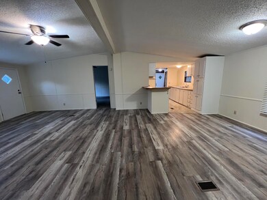 Den/Breakfast/Kitchen