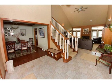 Entry/Foyer.