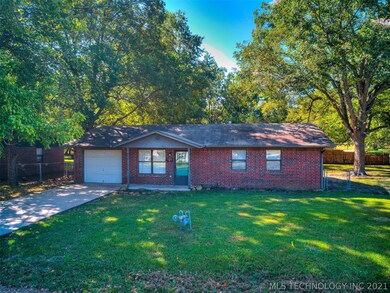 513 W Grand Ave, Eufaula, OK 74432 - photo 2