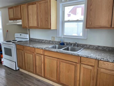 Kitchen (back unit)