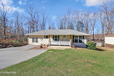 129 Lakeshire Dr, Crossville, TN 38558 - photo 4