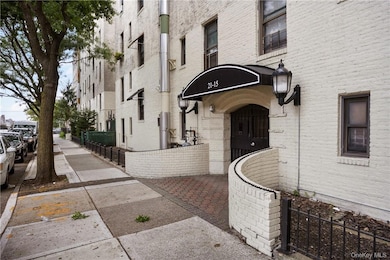 Acropolis Gardens unit 4E, Astoria, NY 11105 - photo 2