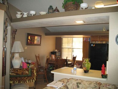 eat-in kitchen