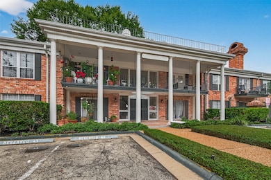 3400 Timmons Ln unit 31, Houston, TX 77027 - photo 2