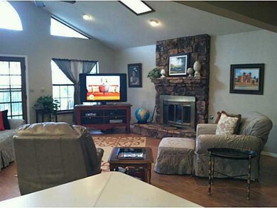 Den/Family/Great Room. 3rd view Large Li