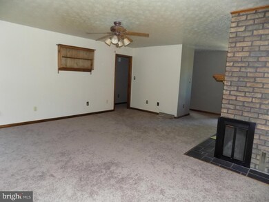 3788 W Weaver Rd, Greencastle, PA 17225 - photo 4