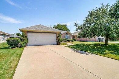 311 Preston Dr, Cleburne, TX 76033 - photo 2
