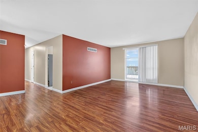 10327 Forest Brook Ln unit F, Saint Louis, MO 63146 - photo 6