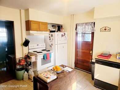 1124 W Main St, Stroudsburg, PA 18360 - photo 7