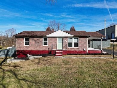 106 Montgomery St, Radford, VA 24141 - photo 3