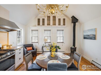 Stylish Cottage Chic interior