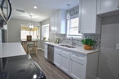 5250 Appleblossom Ln, Friendswood, TX 77546 - photo 7