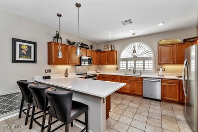 4038 E Lodgepole Dr-large-008-028-4038 E