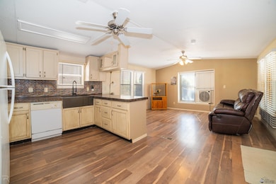 12612 E 44th Dr, Yuma, AZ 85367 - photo 3