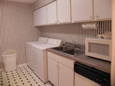 850 Mallery St *Furnished* unit E-8, Saint Simons Island, GA 31522 - photo 6