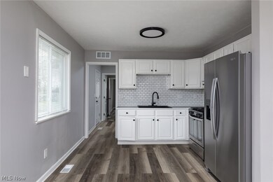 29537 Catawba St, Wickliffe, OH 44092 - photo 7