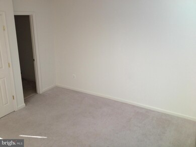 21049 Sojourn Ct, Germantown, MD 20876 - photo 4