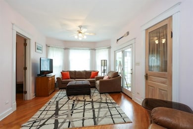 02_205NBarker_1_LivingRoom_LowRes