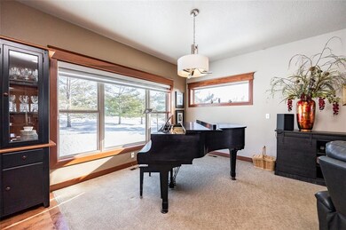 2929 Caspian Rd, Hiawatha, IA 52233 - photo 6