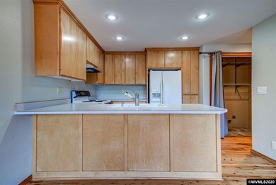 1040 Lincoln St SW, Albany, OR 97321 - photo 3