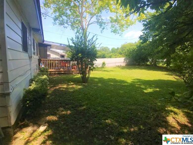 909 Leonhard St, Copperas Cove, TX 76522 - photo 3