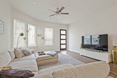 9021 Lonestar Creek Bend Ln, Houston, TX 77080 - photo 4