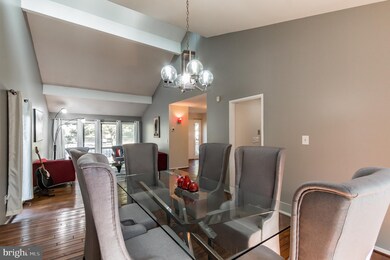 904 Twin Oaks Dr, Potomac, MD 20854 - photo 7