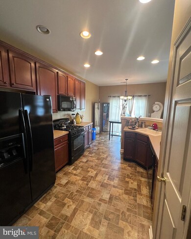 108 Sansom Ln, Woodbury, NJ 08096 - photo 4