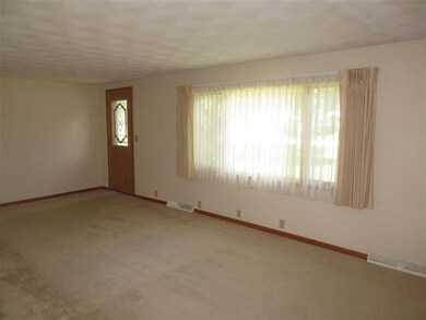 5430 S Baxter Ln, Janesville, WI 53546 - photo 6