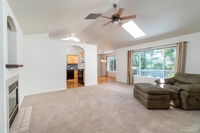 2915 NE Sandy Dr, Bend, OR 97701 - photo 3