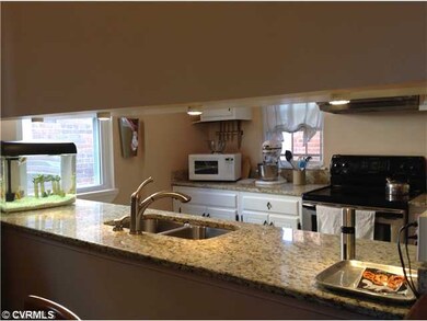 Kitchen - Nice open kitchen to the living room, lo