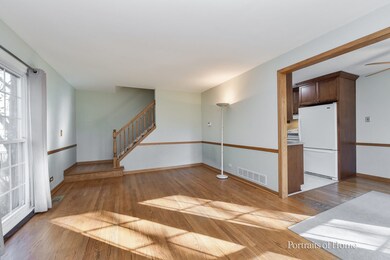 1670 Monticello Ct unit B, Wheaton, IL 60189 - photo 3