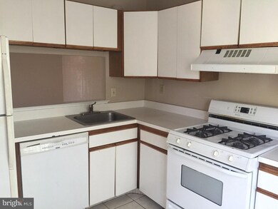 708 Briarwood Ct unit 708, Sewell, NJ 08080 - photo 7