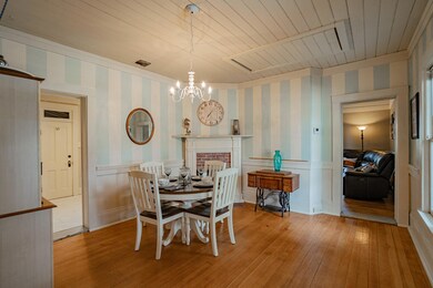 162 N 2nd St, Central Point, OR 97502 - photo 3