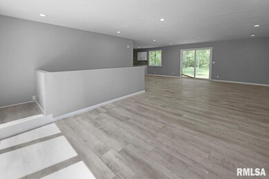 5301 N Koerner Rd, Peoria, IL 61615 - photo 6