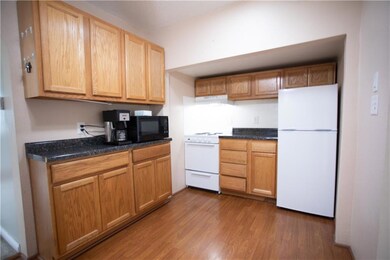 1310 E 26th Ct, Des Moines, IA 50317 - photo 6