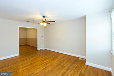 8639 Willow Oak Rd, Parkville, MD 21234 - photo 4