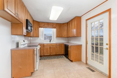 2951 N Huron Rd, Pinconning, MI 48650 - photo 7