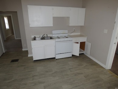 457 N Main St, Frankfort, IN 46041 - photo 6