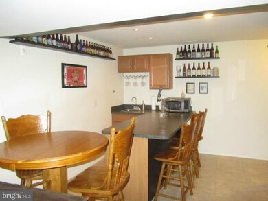 525 Kenan St, Taneytown, MD 21787 - photo 2